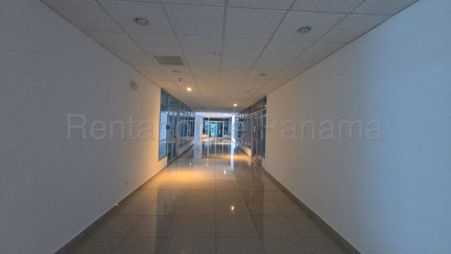 OFICINA EN VENTA EN COSTA DEL ESTE. PLAZA REAL