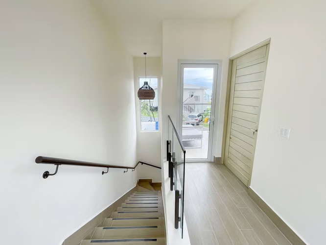 VENTA DE TOWNHOME EN LA PLAYA CON FINANCIAMIENTO INTERNO