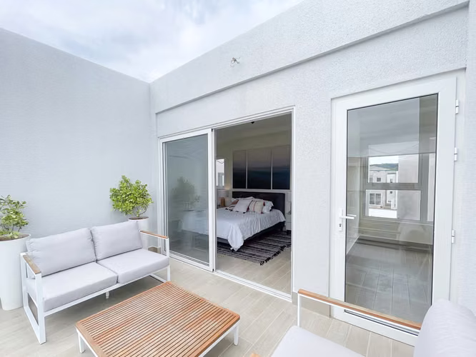 VENTA DE TOWNHOME EN LA PLAYA CON FINANCIAMIENTO INTERNO
