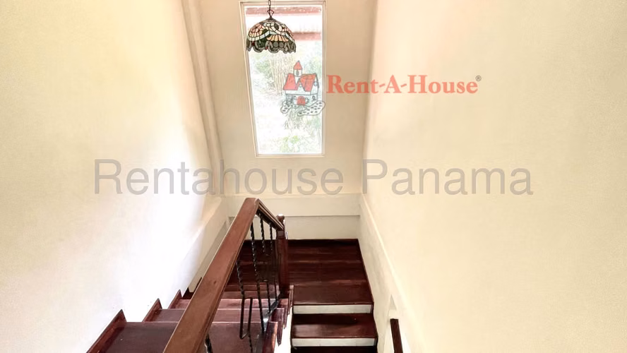 CASA EN VENTA EN ALBROOK