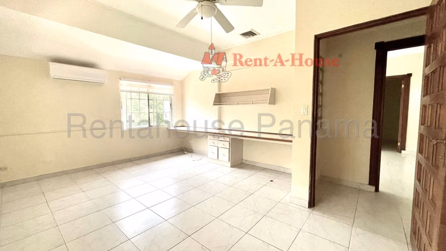 CASA EN VENTA EN ALBROOK