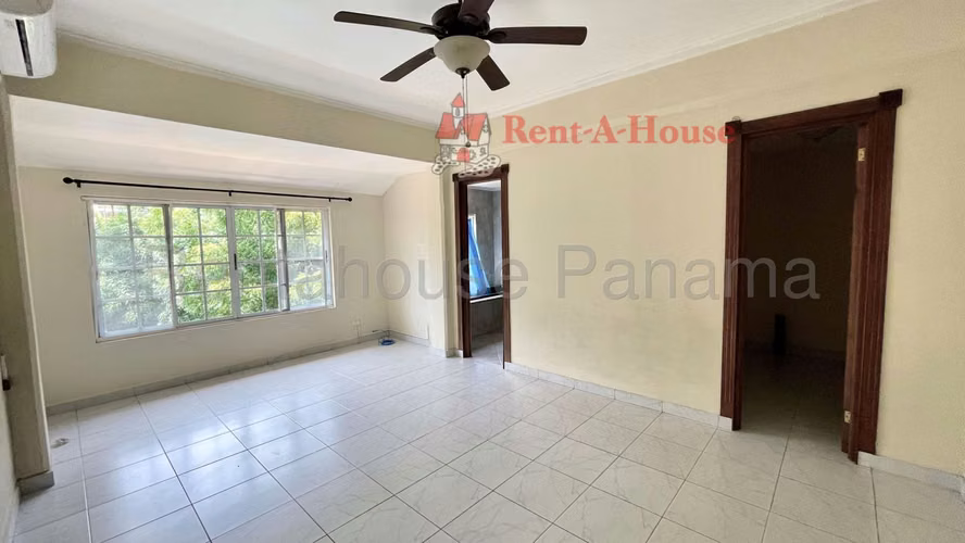 CASA EN VENTA EN ALBROOK