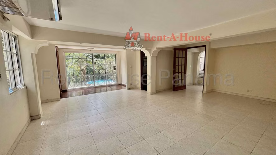 CASA EN VENTA EN ALBROOK