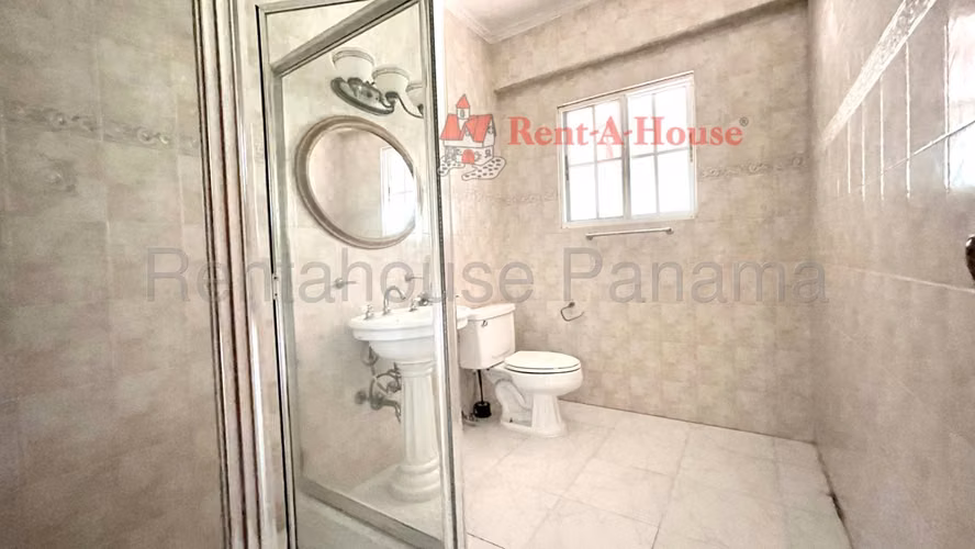 CASA EN VENTA EN ALBROOK