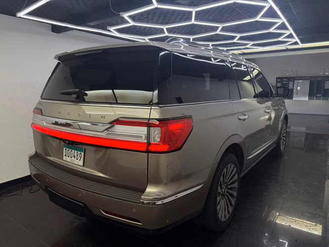 Lincoln Navigator L