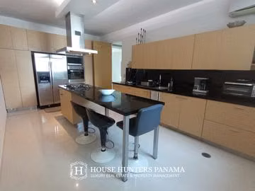 Waterfront Apartment in Costa del Este Panama
