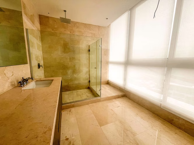 APARTAMENTO DE LUJO EN VENTA — COCO DEL MAR (IP)