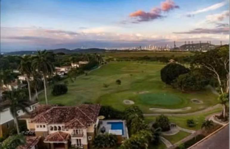 VENTA DE CASA EN TUCAN COUNTRY CLUB PRECIO DE OPORTUNIDAD 505M2 JP