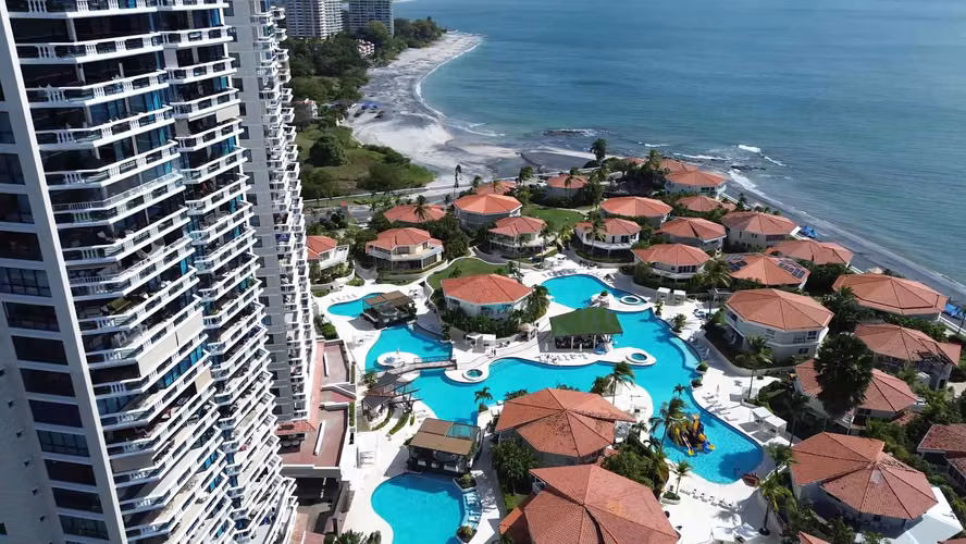 Apartamento planta baja de 2 dormitorios en Coronado Country Club - Imagen 1