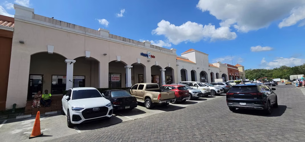Alquiler de local comercial en la entrada de Coronado