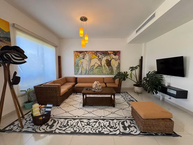Venta de Casa en Vista Mar con Piscina Privada y Vista al Golf