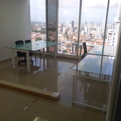 Alquiler de oficina en el PH Balboa Office center.