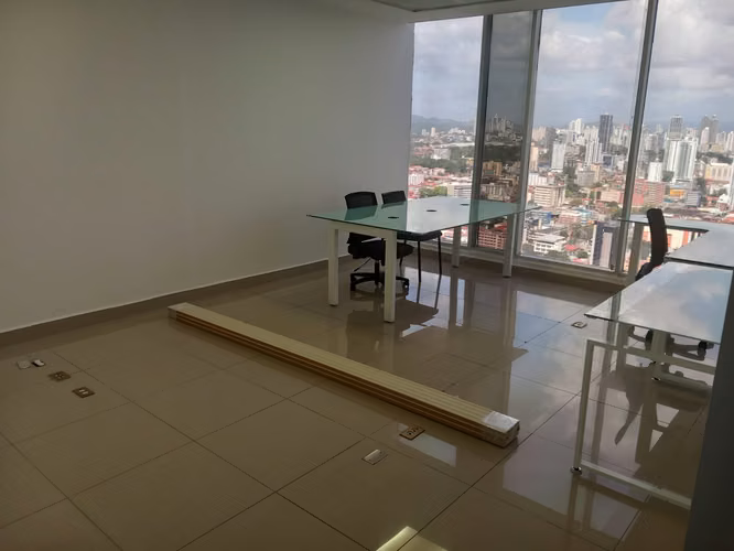 Alquiler de oficina en el PH Balboa Office center.
