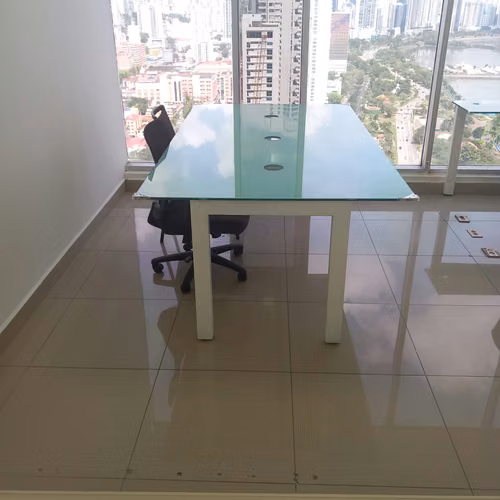 Alquiler de oficina en el PH Balboa Office center.