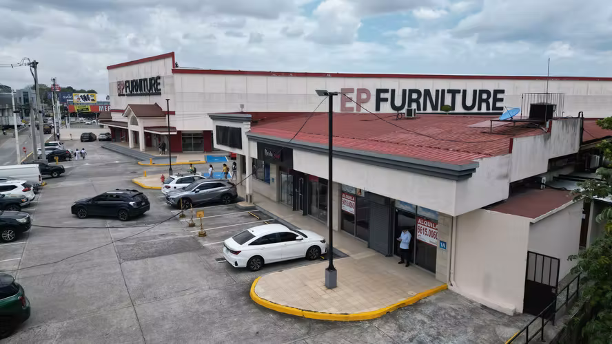 Alquiler de Local en Av. Domingo Díaz, Centro Comercial Los Pueblos, 80 m² - Imagen 5