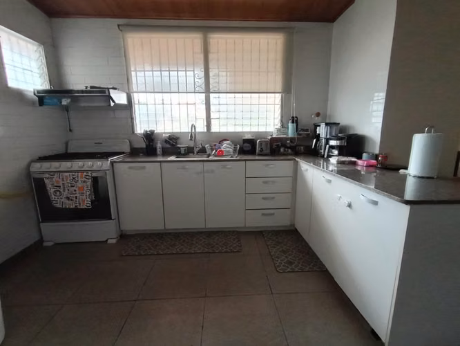 Se vende casa en Betania.