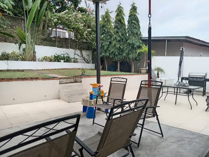 Se vende casa en Betania.