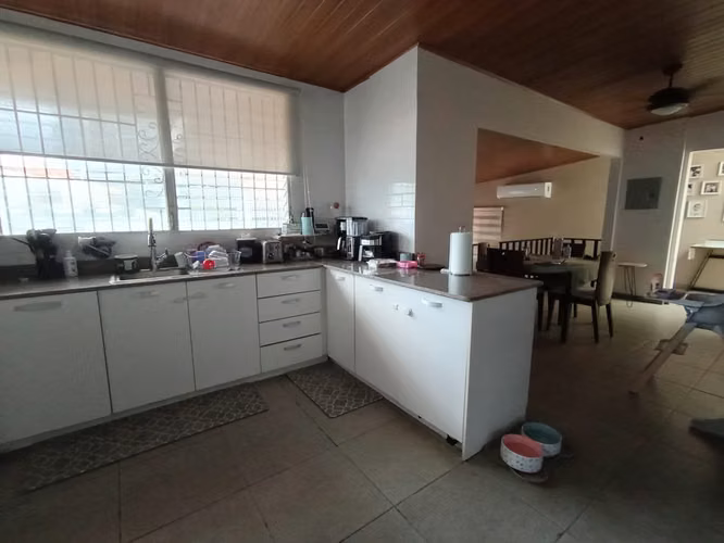 Se vende casa en Betania.