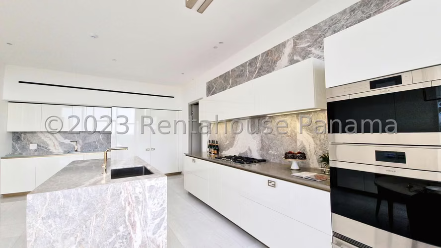 Venta de Apartamento en Santa Maria Ph La Maison By Fendi Mts2: 394.67 PD
