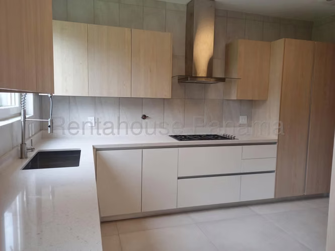 Venta de Casa en Santa Maria The Woods Mts2: 338.77 PD