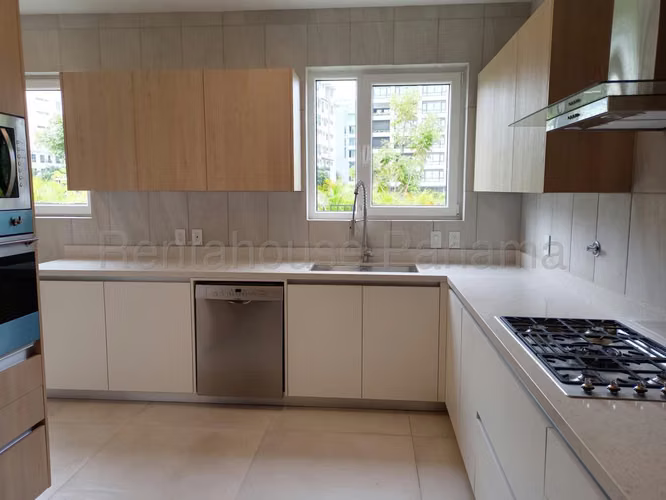 Venta de Casa en Santa Maria The Woods Mts2: 338.77 PD