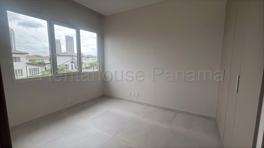Venta de Casa en Santa Maria The Woods Mts2: 338.77 PD