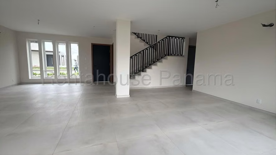 Venta de Casa en Santa Maria The Woods Mts2: 338.77 PD