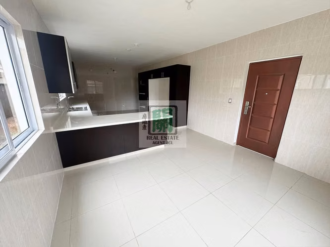 Casa Super Amplia para la venta en la Ciudad del Sol, Colón - Imagen 7