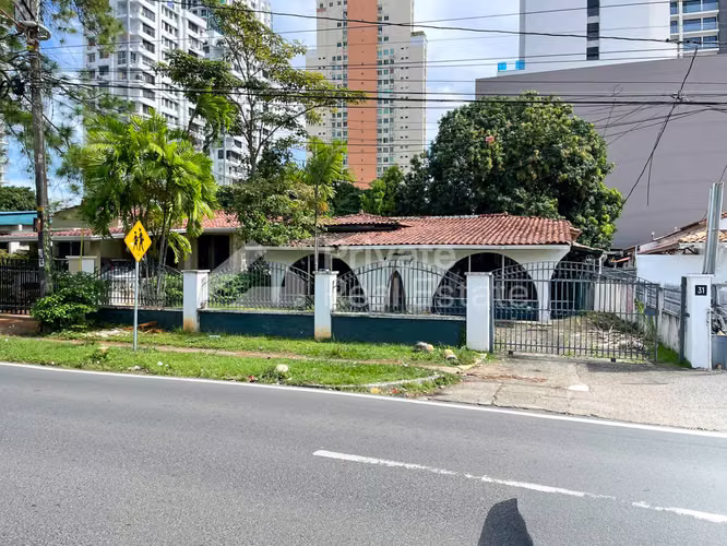 Venta de Casa Comercial en San Francisco