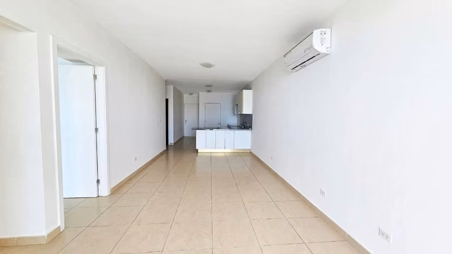ALQUILO APARTAMENTO EN AVENIDA BALBOA LINEA BLANCA  2R, 2B ,1500!!!