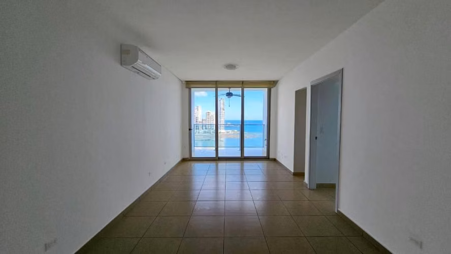 ALQUILO APARTAMENTO EN AVENIDA BALBOA LINEA BLANCA  2R, 2B ,1500!!!