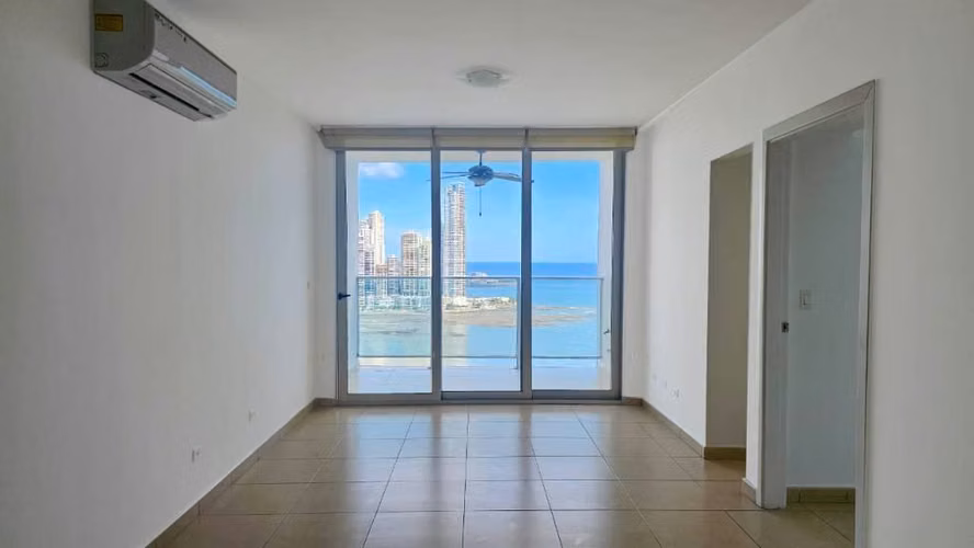 ALQUILO APARTAMENTO EN AVENIDA BALBOA LINEA BLANCA  2R, 2B ,1500!!!