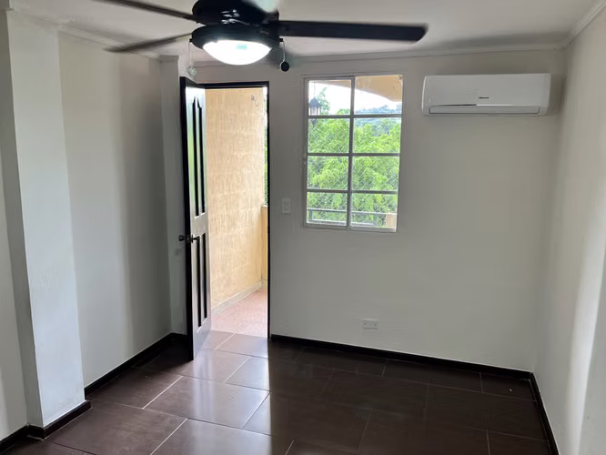 Apartamento Familiar de Dos Niveles en Albrook