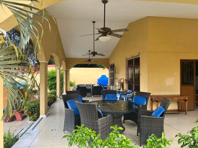 Venta de Casa en Coronado, 600m2 de construcción y 2,200m2 de terreno - Imagen 4