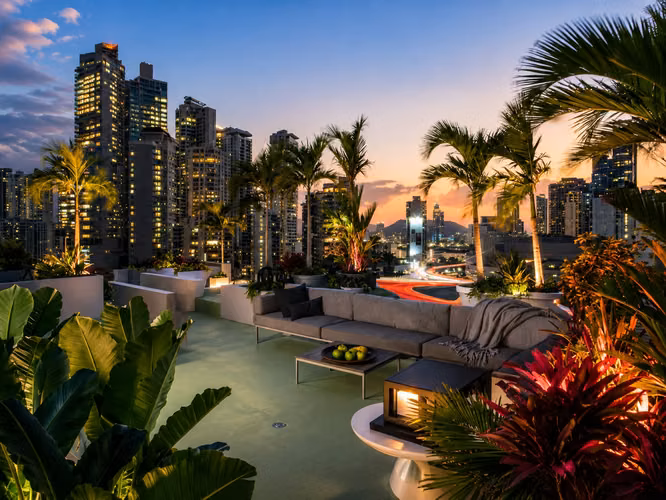 VENTA PENTHOUSE PUNTA PAITILLA MODERNO DE 4 RECAMARAS CON ROOFTOP 4 NIVELES MLD