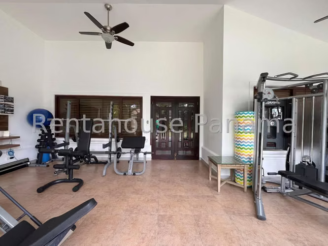CASA EN VENTA EN COSTA SUR. SUNSET COAST