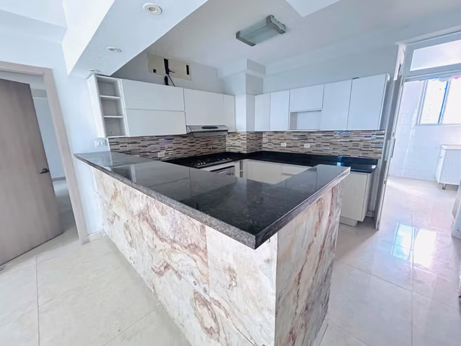 (6)-OPORTUNIDAD DE INVERSIÓN – VENTA DE AMPLIO APARTAMENTO EN PH HARMONY - Imagen 11