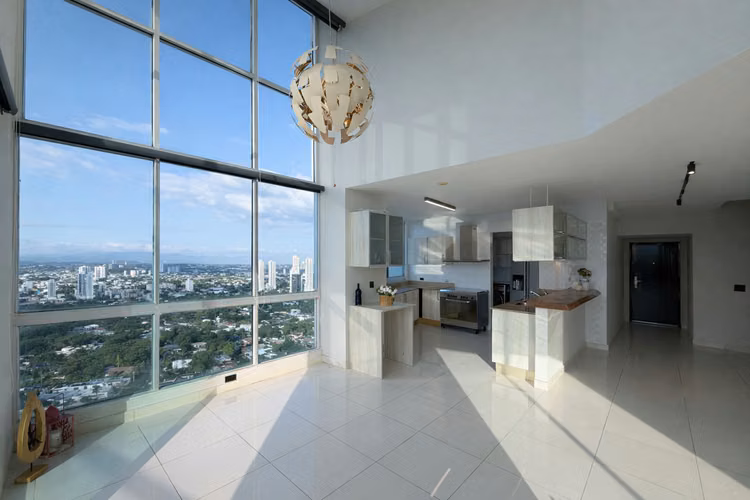 Melissa Foster Luxury vende apartamento en Vía Porras. MFR1876