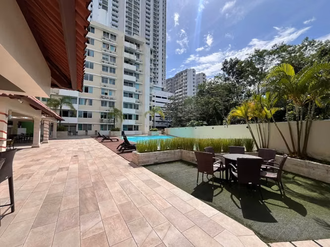 Venta de apartamento en PH Green Park, Condado del Rey