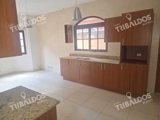 Vendo casa en exclusivo complejo El Doral, Costa Sur - Imagen 2