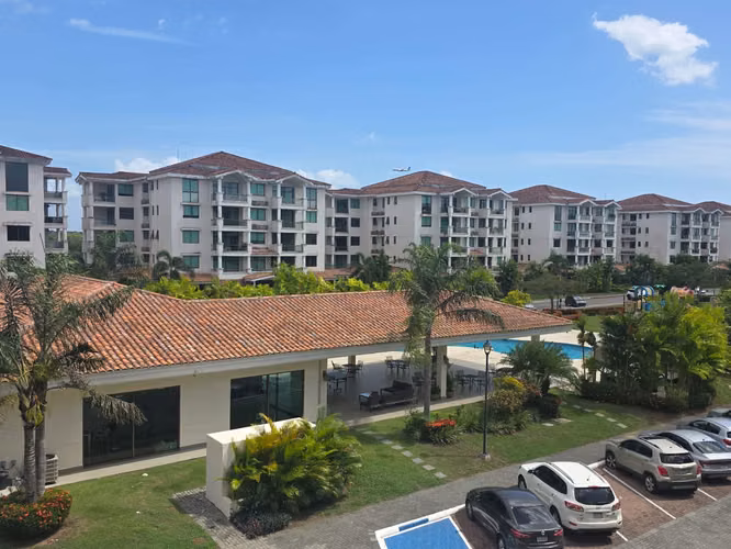 VENTA DE APARTAMENTO EN PH COSTAMARE, COSTA SUR