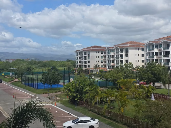 VENTA DE APARTAMENTO EN PH COSTAMARE, COSTA SUR