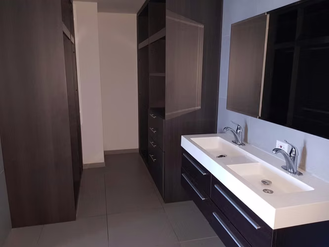 Venta de Apartamento en Avenida Balboa Ph Yacht Club Mts2: 147 PD