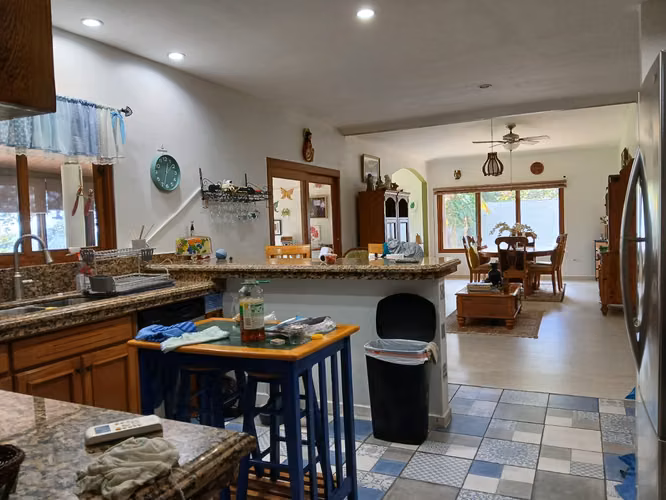 Venta Casa Estilo Campestre. 3 recamaras,  2,230mt2 totales. Altos del Maria