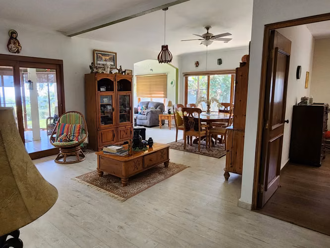 Venta Casa Estilo Campestre. 3 recamaras,  2,230mt2 totales. Altos del Maria
