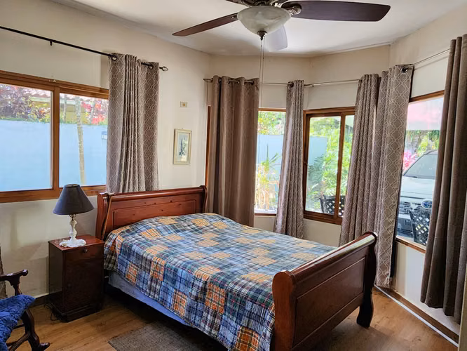 Venta Casa Estilo Campestre. 3 recamaras,  2,230mt2 totales. Altos del Maria