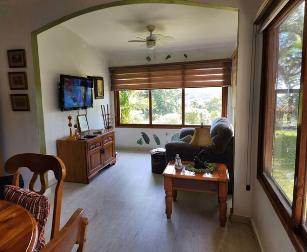 Venta Casa Estilo Campestre. 3 recamaras,  2,230mt2 totales. Altos del Maria