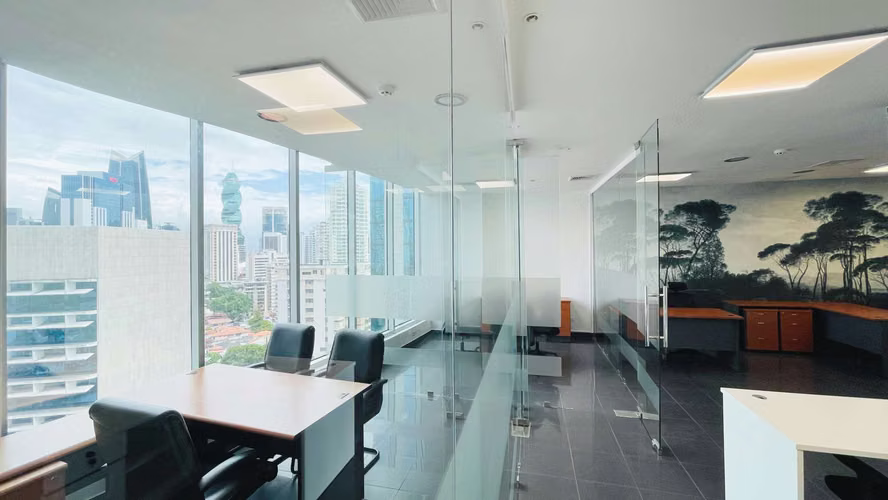 Office for Sale in Marbella, Banesco Tower