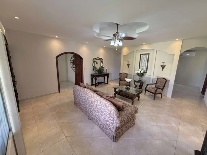 Casa en Venta en Santa Clara – Cerca de la Playa