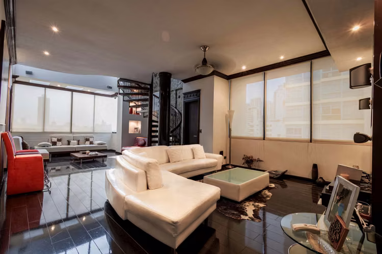 Apartamento Semi amueblado de 3 niveles Tipo Loft  // Penthouse San Francisco